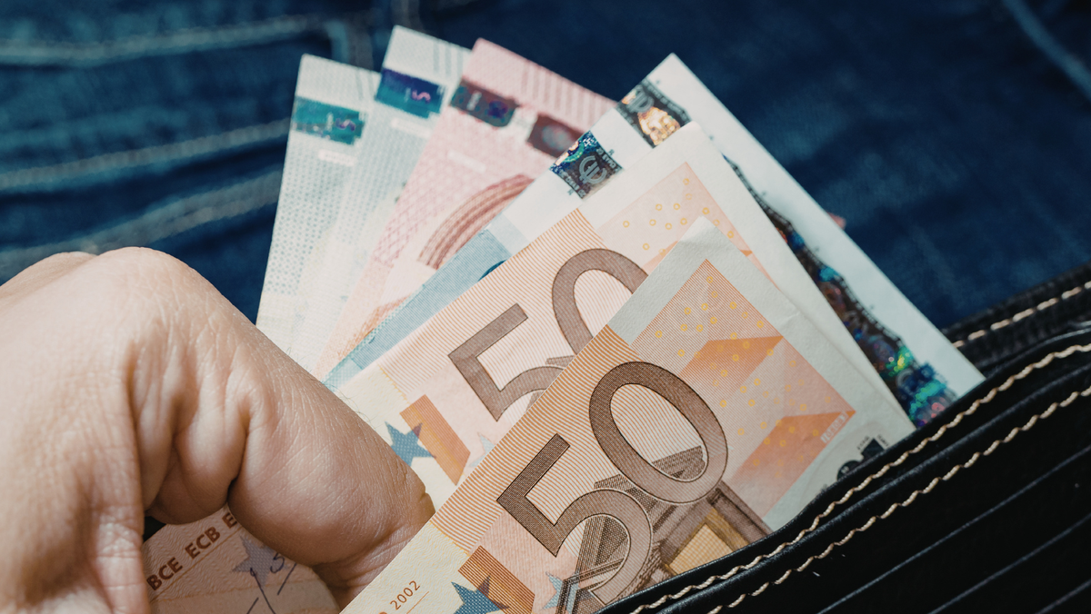 Ce se întâmplă cu euro și dolarul după Paști - cursul valutar pentru astăzi, 14 aprilie