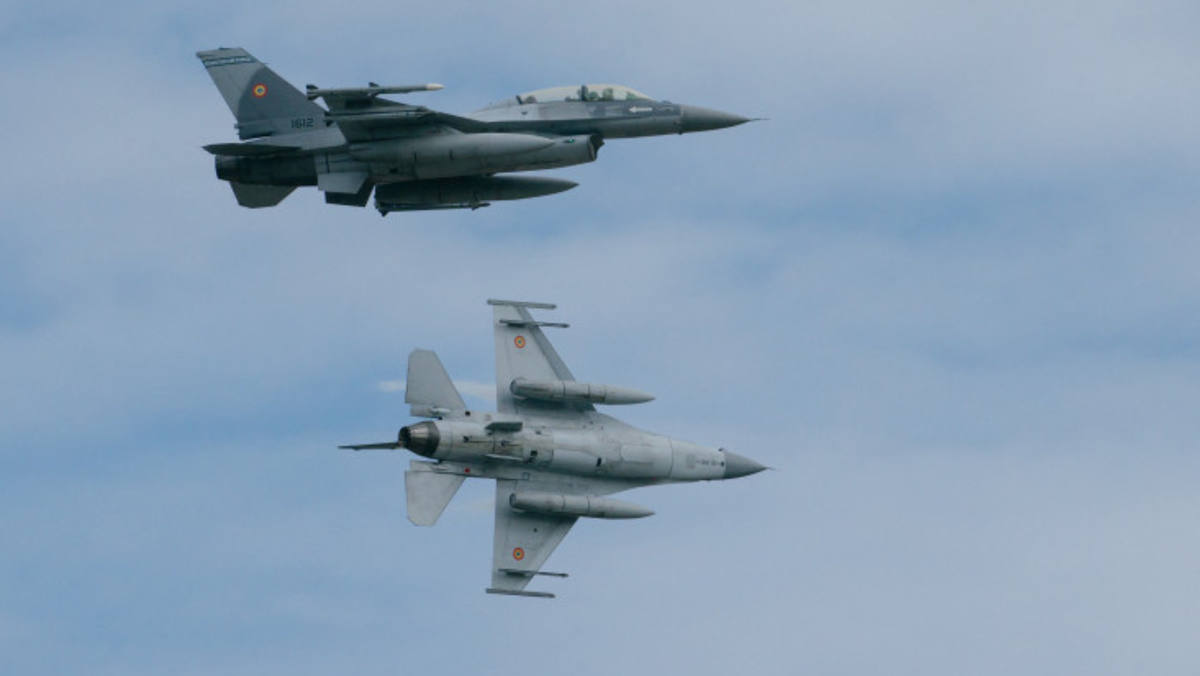 Ministerul Apărării Naționale: F-16 ridicate în aer după detectarea unor drone rusești lângă România