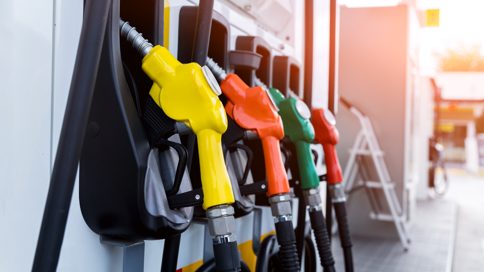 Motorina se ieftinește considerabil, coborând sub 33 de lei per litru