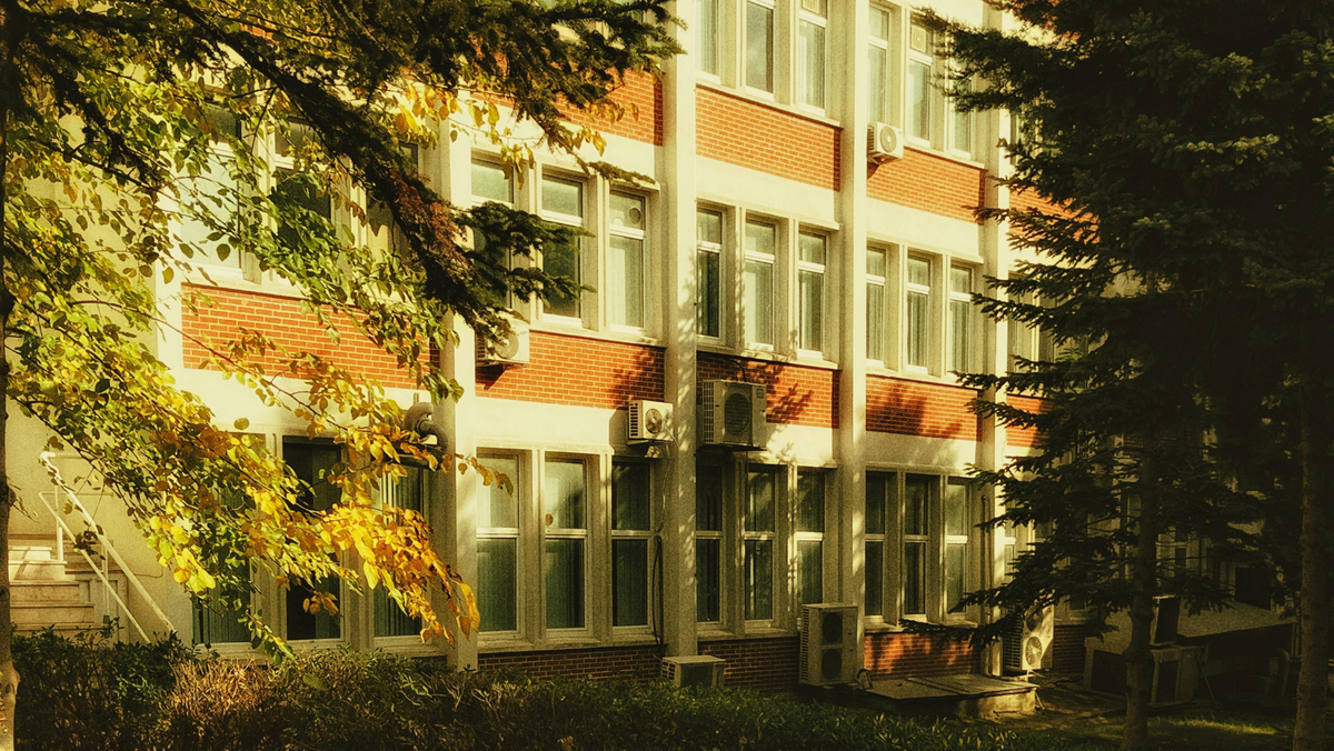 Gata cu vacanța! Elevii revin la școală marți