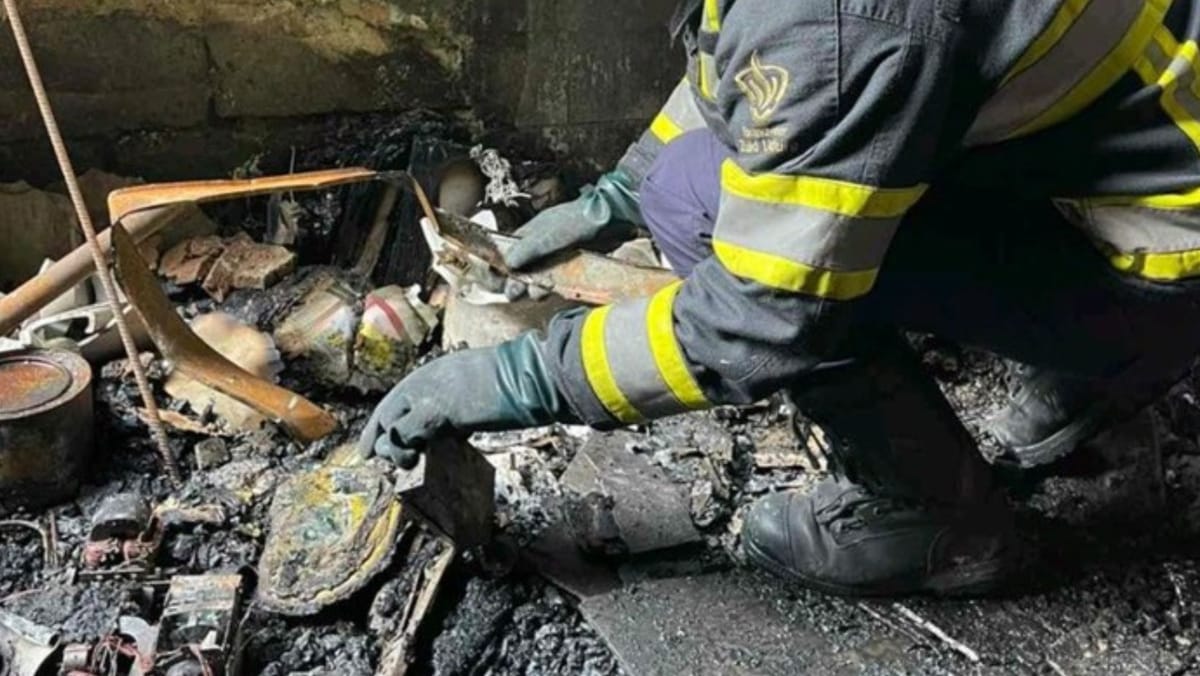 Deflagrație de gaz, cauza probabilă a incendiului de pe strada Sprîncenoaia din Chișinău