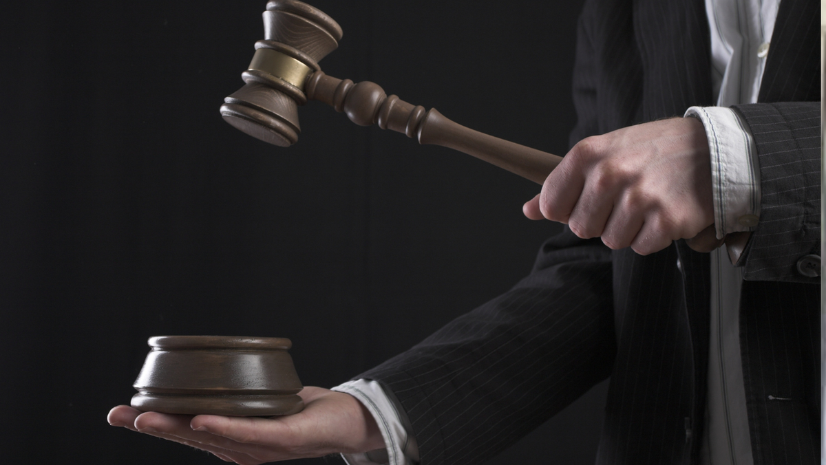 30 de zile de arest pentru șeful IP Botanica și alți cinci polițiști reținuți în dosarul de corupție