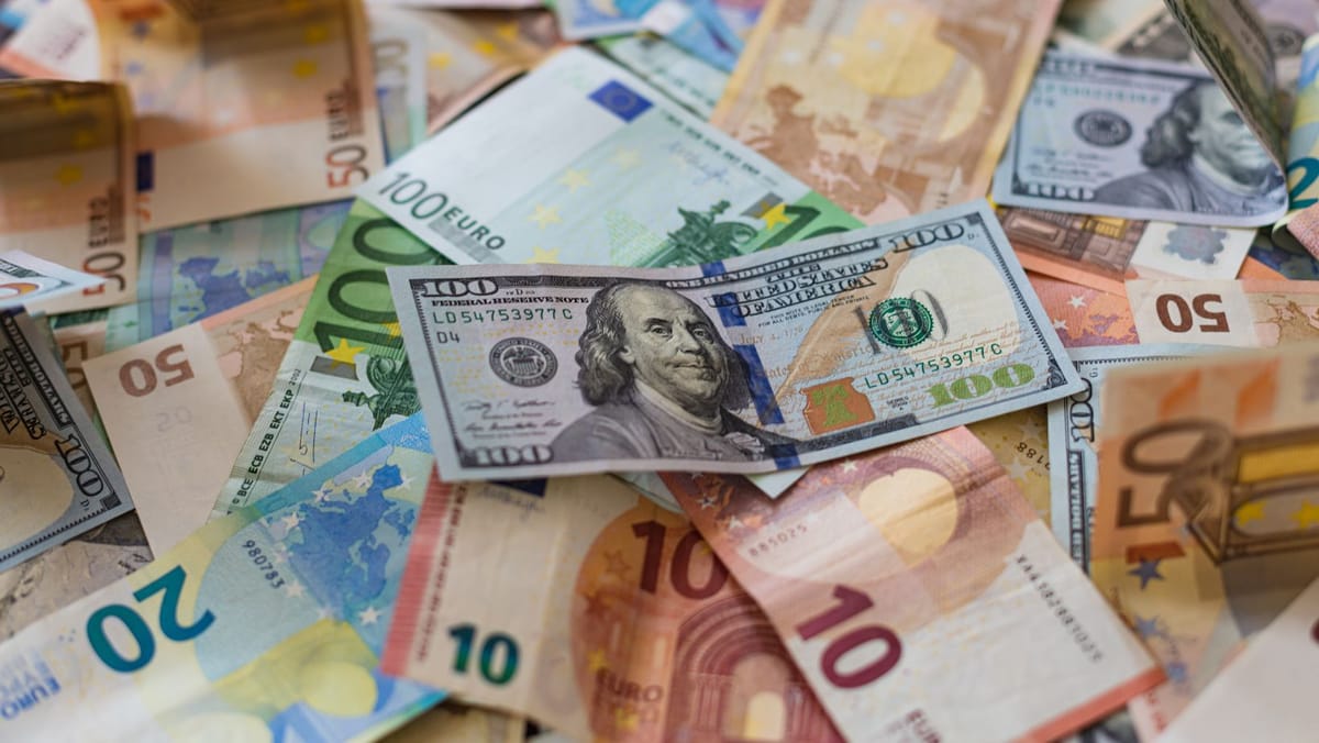 BNM anunță cursul valutar: euro și dolarul se depreciază - leul prinde la putere