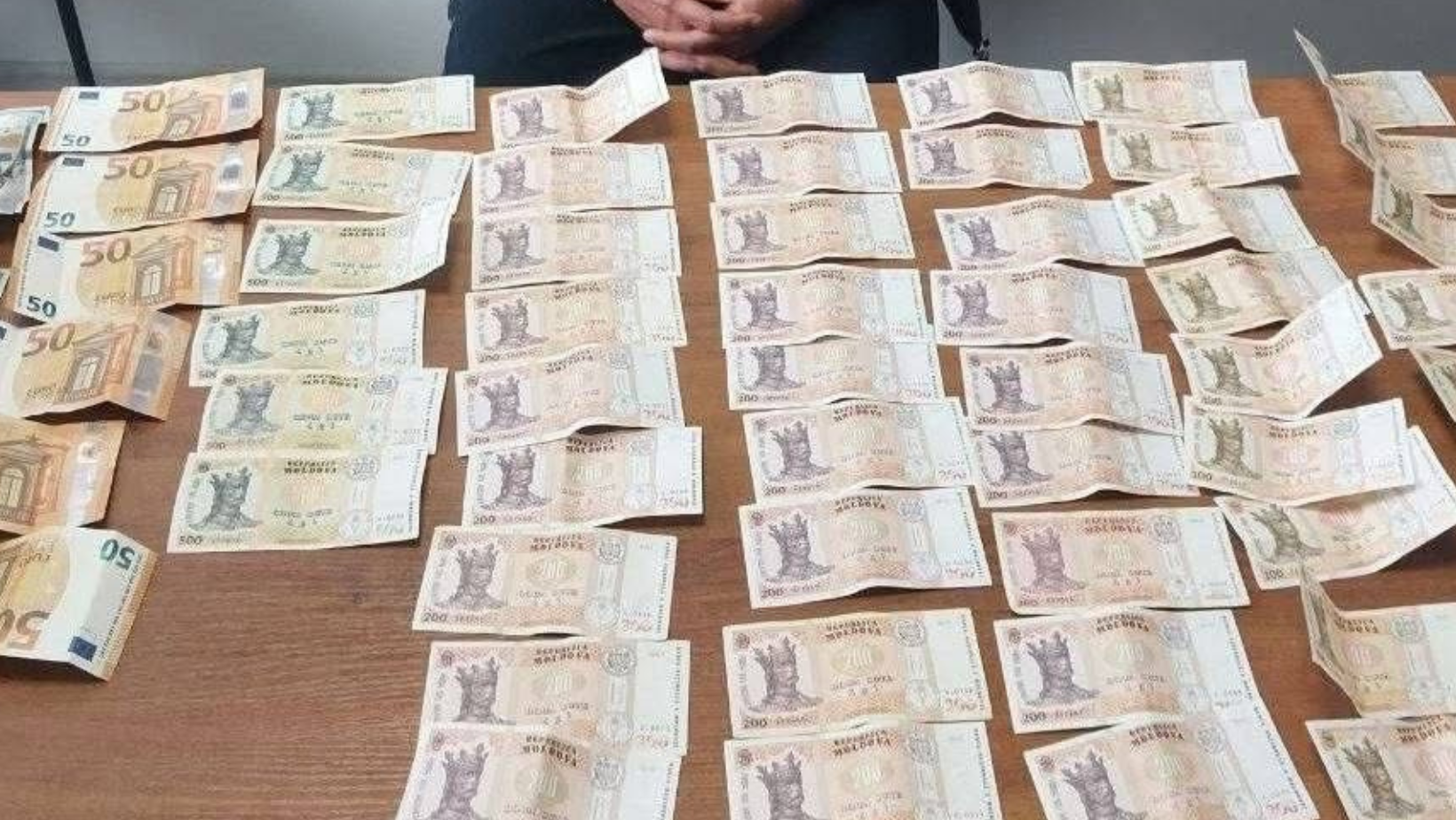 Bărbat reținut la Călărași, bănuit de pungășie într-o piață aglomerată