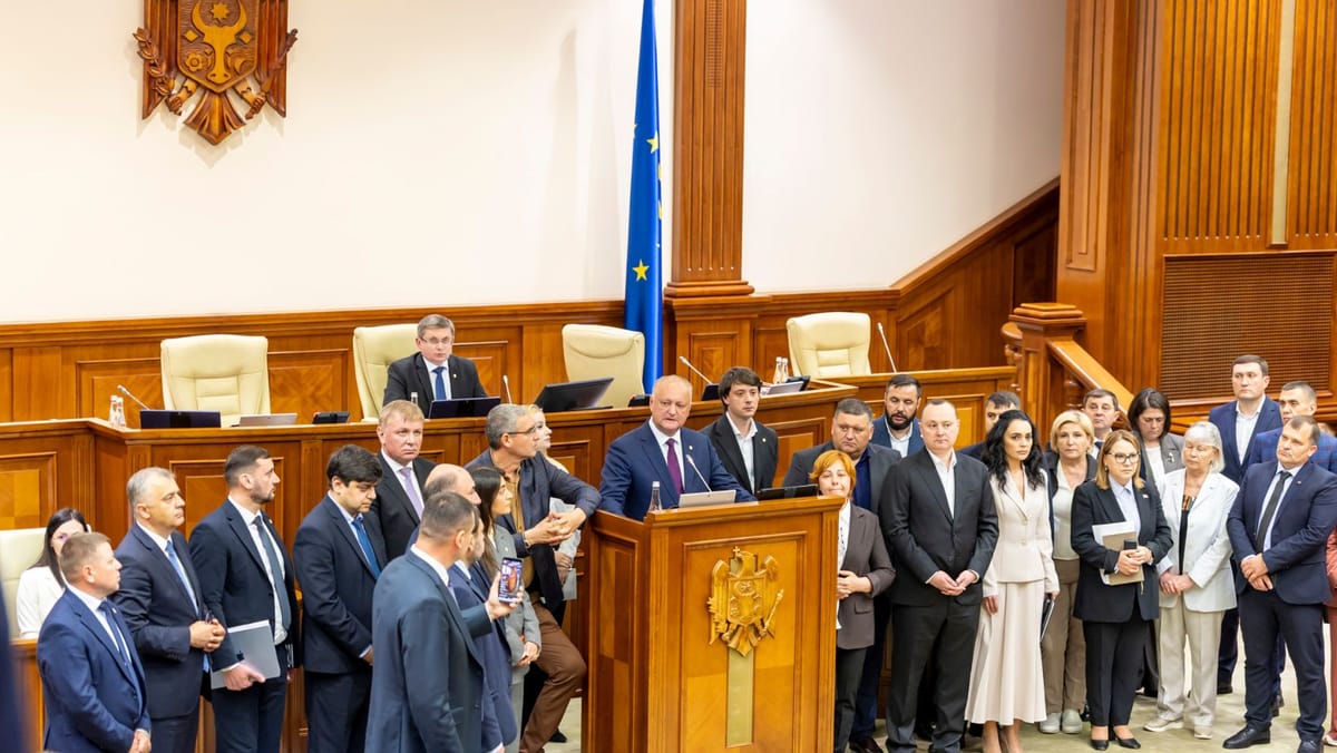 Ședință cu scandal în Parlament. Deputații din opoziție au părăsit sala, după ce Verșinin a rămas fără drept de a lua cuvânt