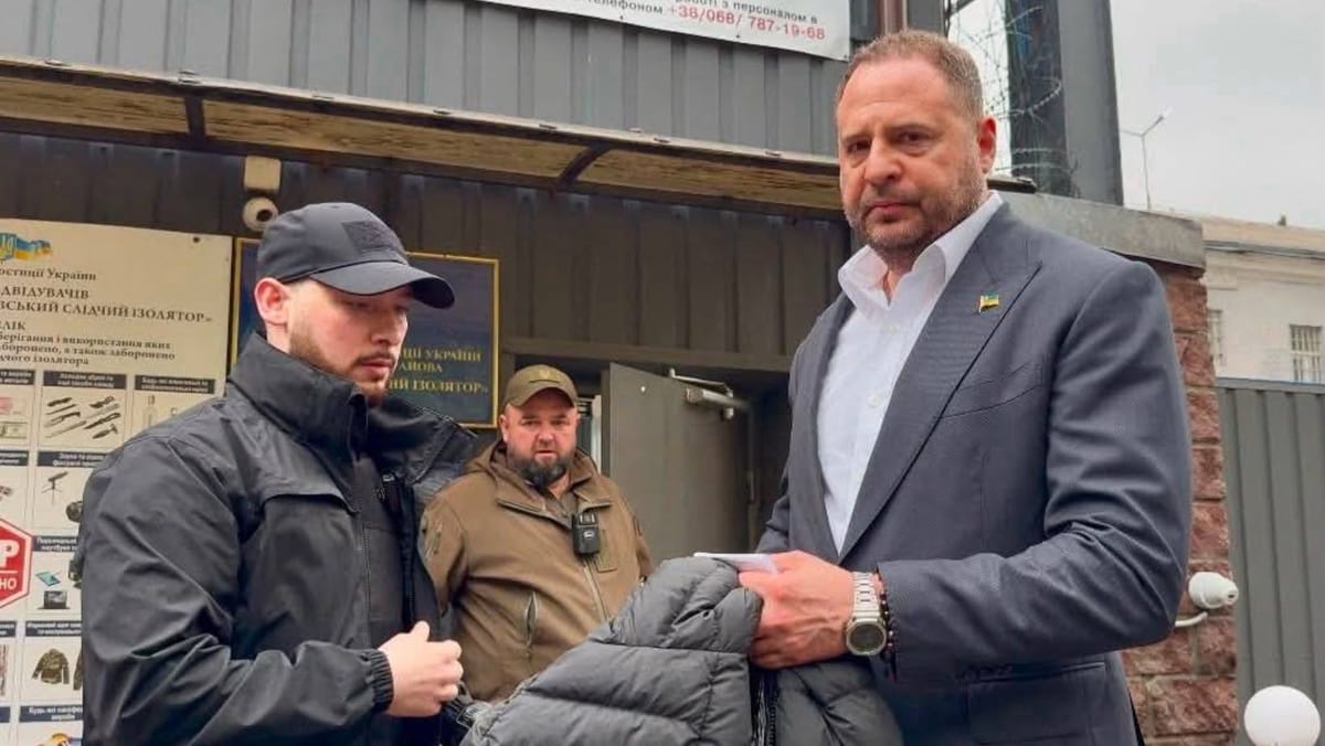 VIDEO/ Andrei Ermak a fost eliberat din arest preventiv. Fostul oficial ucrainean a spus că nu știe cine a achitat cauțiunea