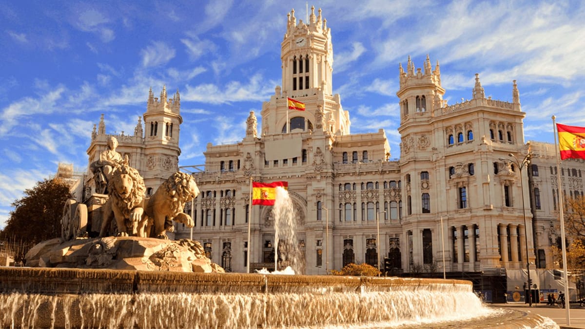 Moldovenii pot zbura din nou de la Chișinău la Madrid. Prețul biletelor începe de la 105 euro