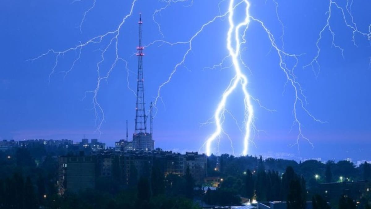 R. Moldova, vizată de un nou cod galben de instabilitate atmosferică și ploi cu descărcări electrice