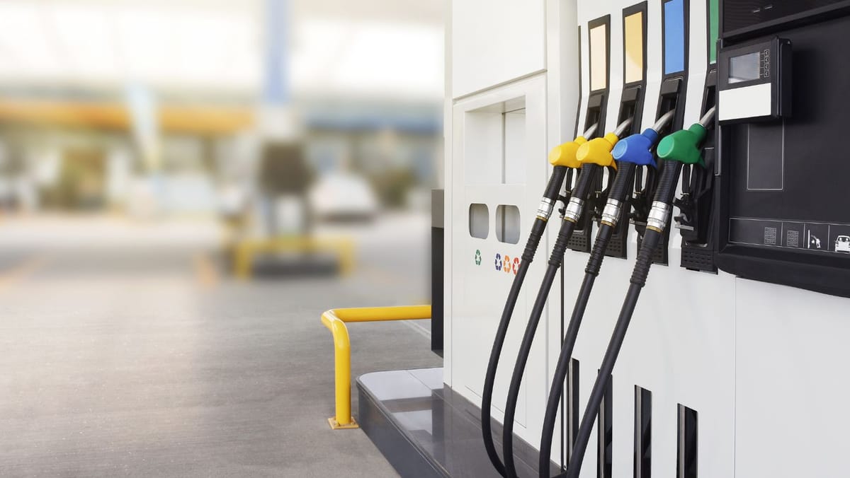 Benzina și motorina continuă să se scumpească. Noile prețuri anunțate de ANRE