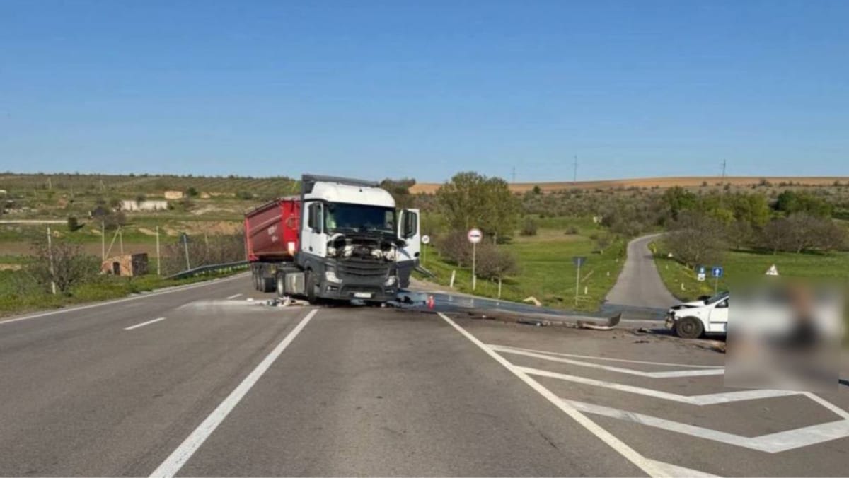 Accident la intrarea în Vulcănești. O femeie de 70 de ani a murit, iar o altă pasageră a ajuns la spital