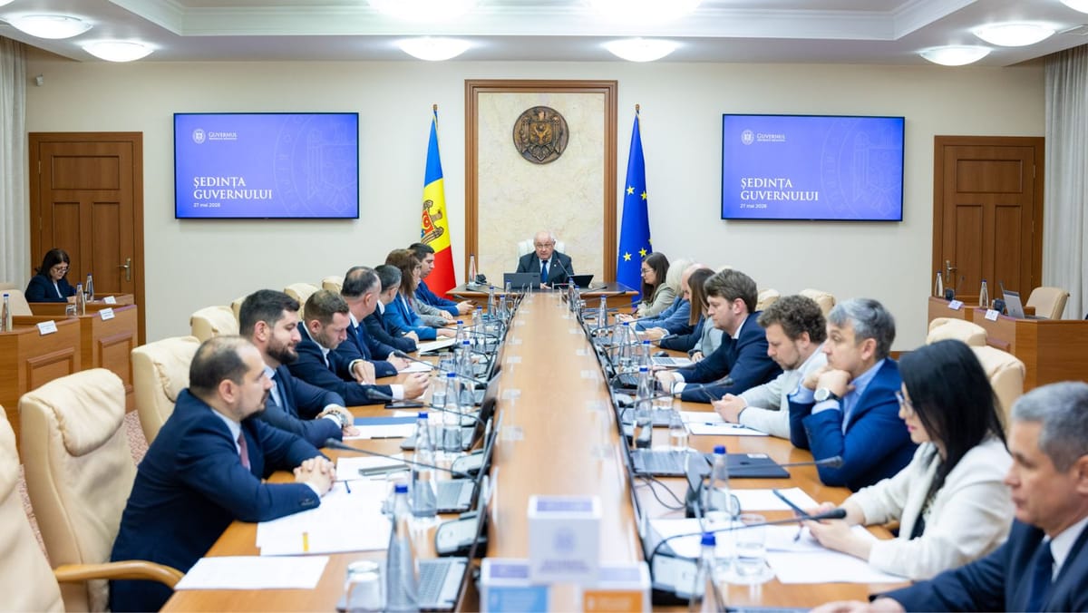 Guvernul propune reguli noi pentru carburanți și rețelele electrice. Ce se schimbă în perioade de criză