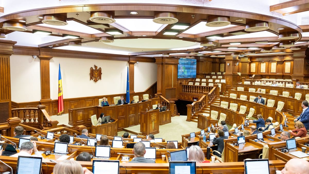 LIVE/ Ședința Parlamentului. Modificări la Legea cetățeniei și reducerea perioadei stării de urgență, pe agenda deputaților