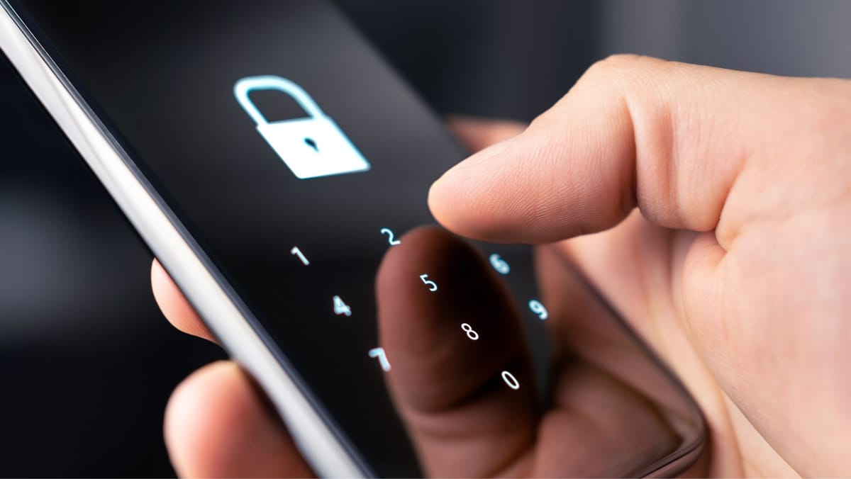 Un apel „de la stat” poate fi o capcană. Autoritățile avertizează despre o nouă metodă de fraudă