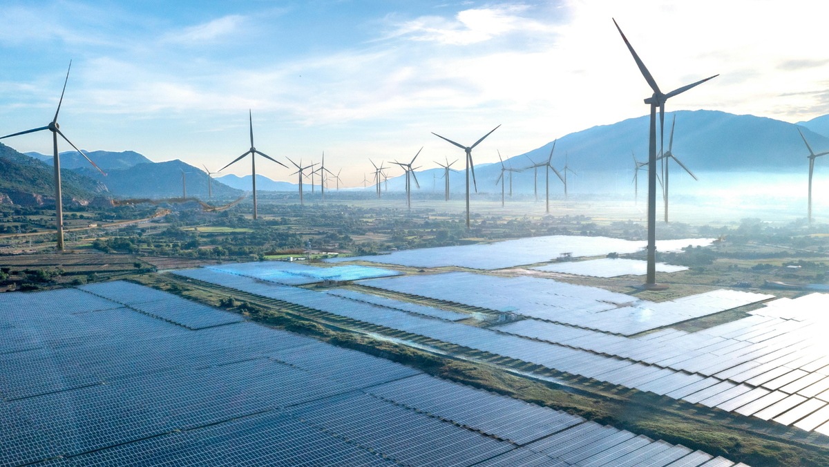 Importurile domină piața: aproape două treimi din energia consumată în aprilie a venit din exterior