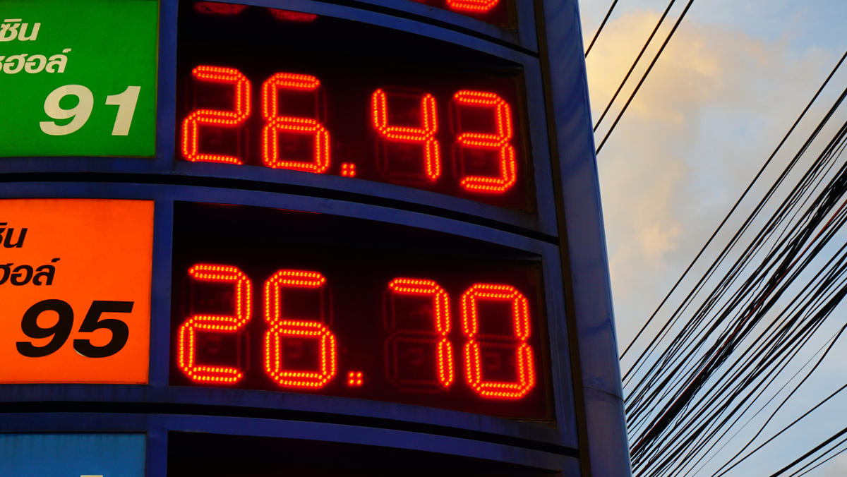 Benzina și motorina, mai ieftine: ANRE anunță noile tarife pentru weekend