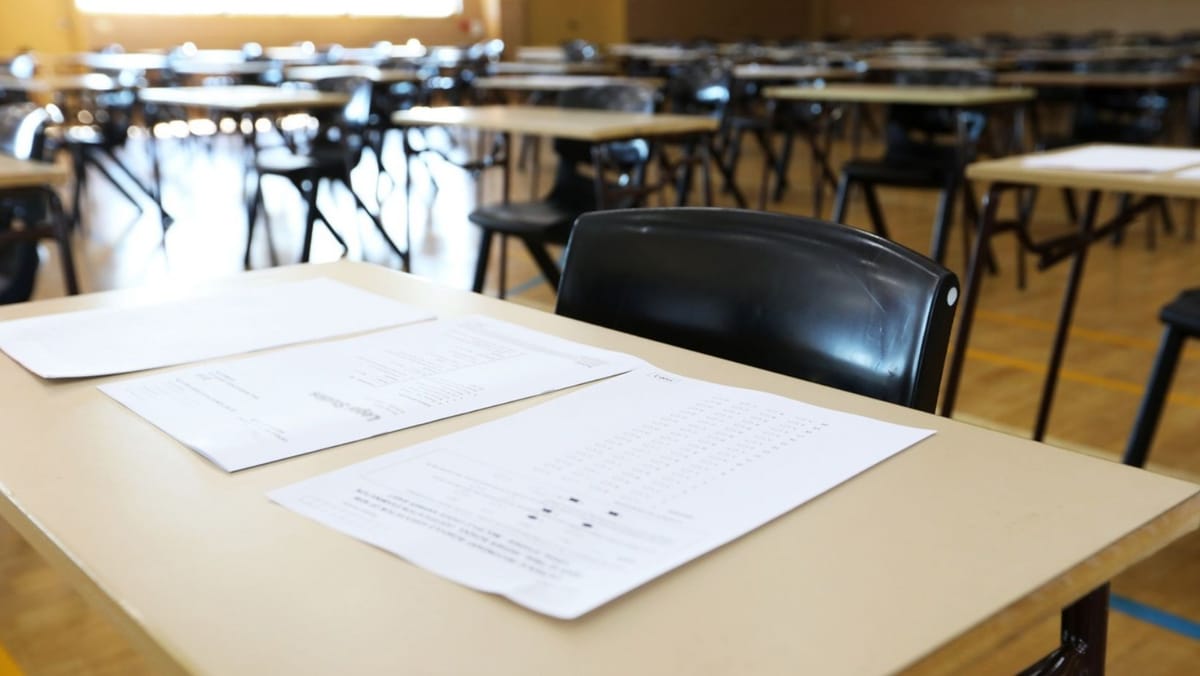 MEC atenționează că nu există acces la testele examenelor. Elevii sunt îndemnați să ignore ofertele online