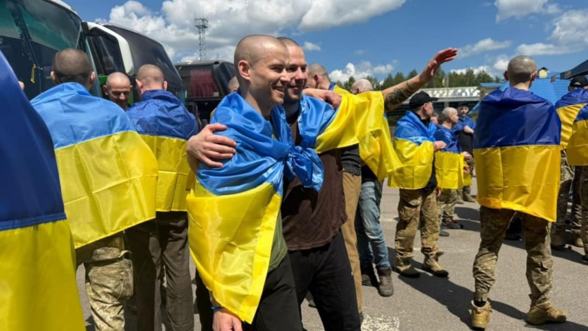 Ucraina și Rusia au efectuat un nou schimb de prizonieri: câte 185 de militari au fost repatriați de fiecare parte