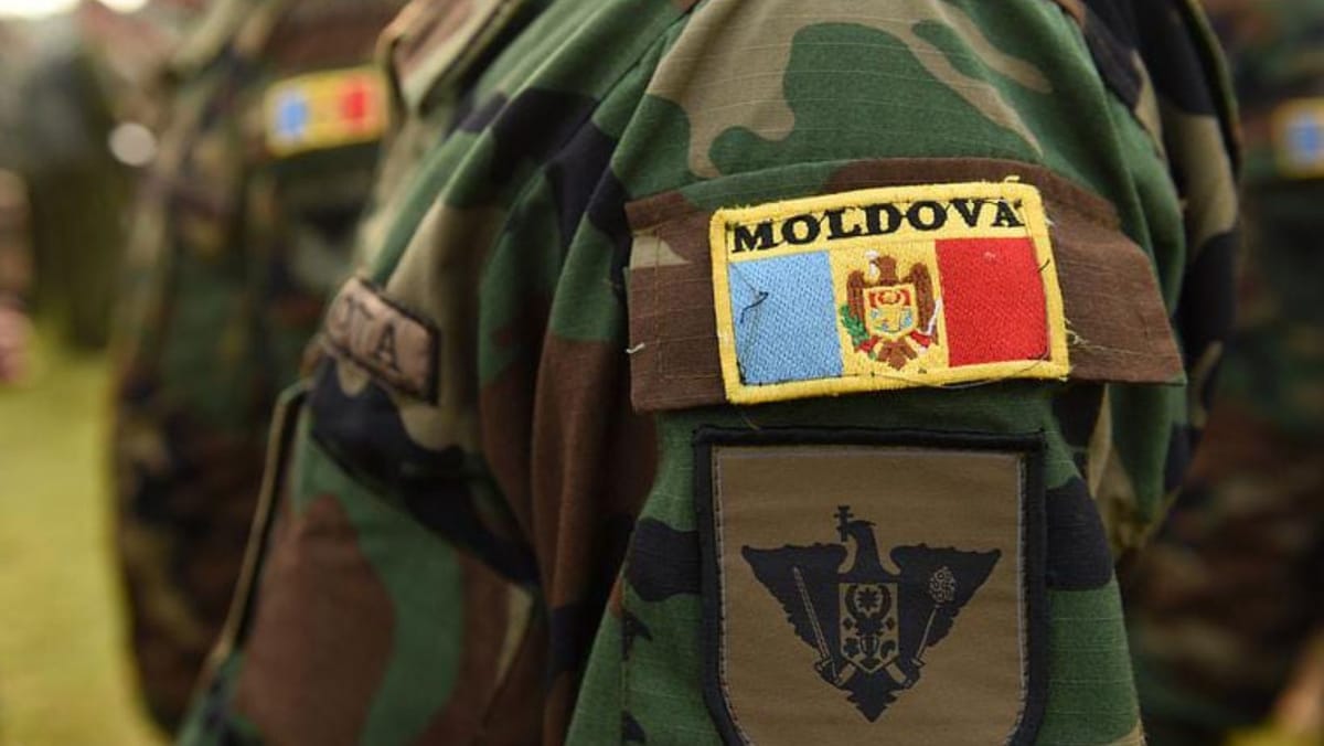 Canicula modifică programul militarilor: Instruiri matinale, hidratare intensificată și dușuri reci