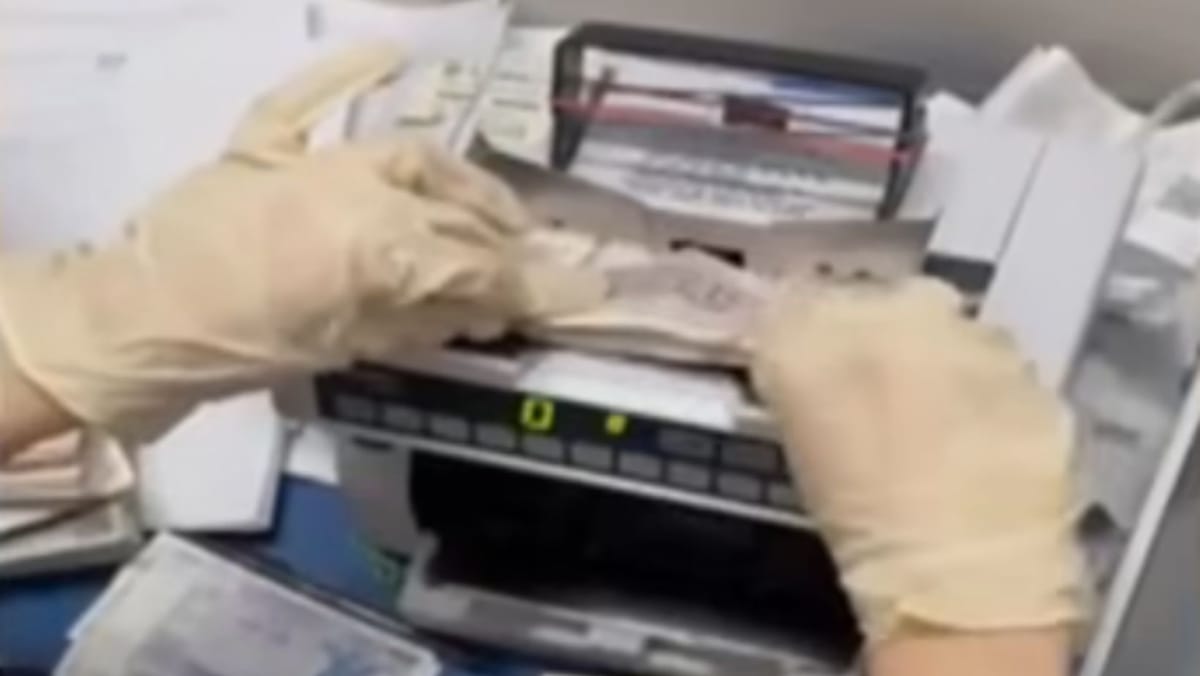 VIDEO/ Un punct de schimb valutar din Chișinău ar fi fost utilizat pentru transferul banilor proveniți din infracțiuni