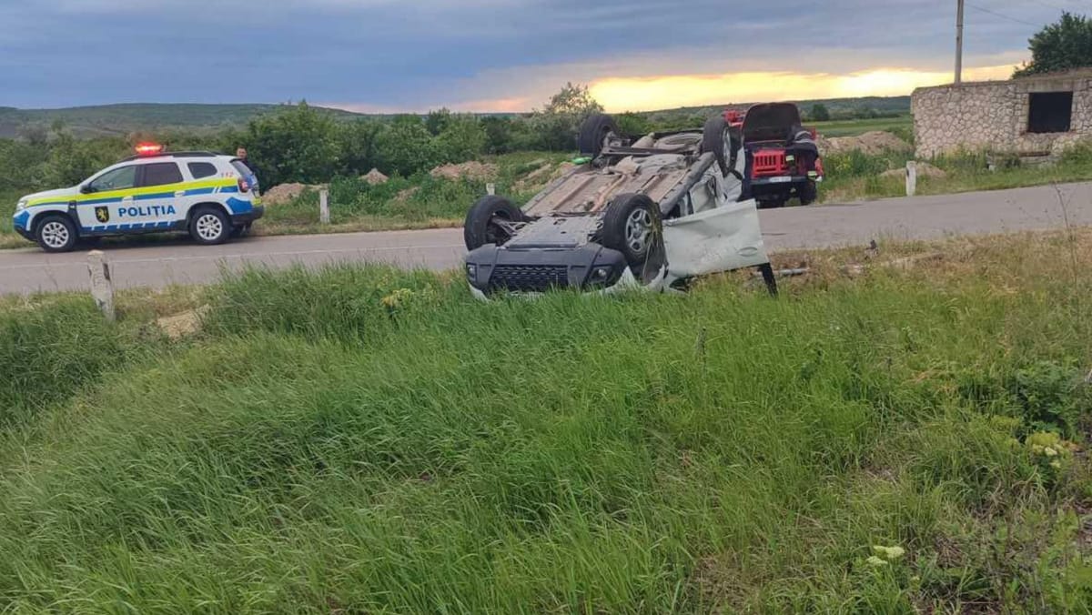 Încă un accident feroviar în R. Moldova. Un tren marfar a lovit un automobil pe tronsonul Bălțați-Căinari