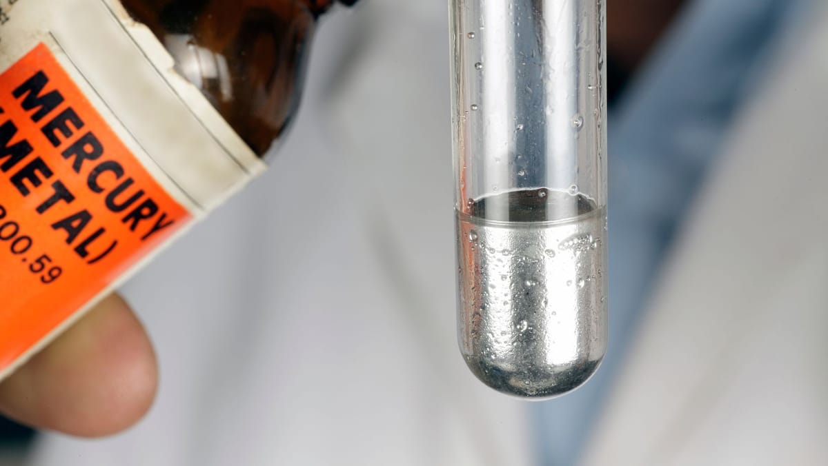 Șase intoxicații cu mercur în doi ani. În R. Moldova mai sunt stocate zeci de kilograme din substanța toxică