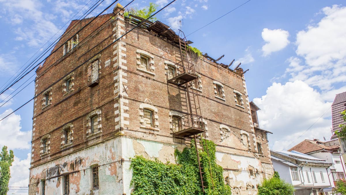 Moara Roșie ar putea deveni un nou spațiu cultural al Chișinăului. Clădirea va găzdui expoziții și evenimente