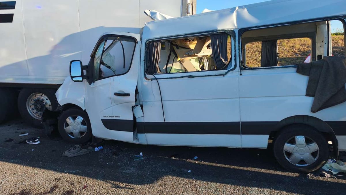 Șoferul microbuzului implicat în accidentul din Ungaria este în stare gravă. Ambasada ajută la repatrierea victimelor