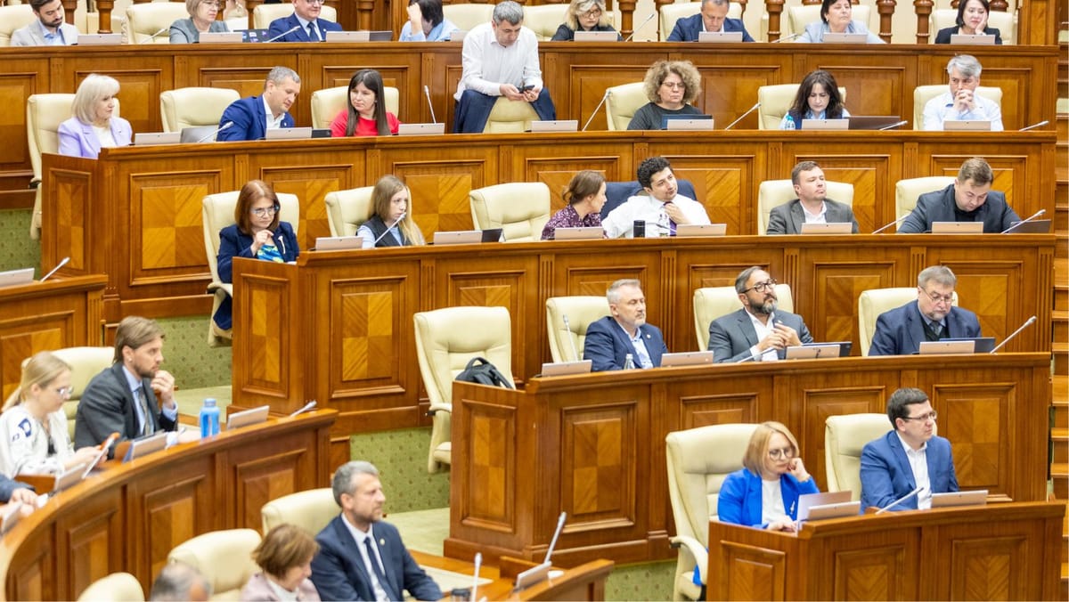 LIVE/ Ședința Parlamentului. Deputații dezbat proiecte privind salariile minime, drumurile, agricultura și securitatea