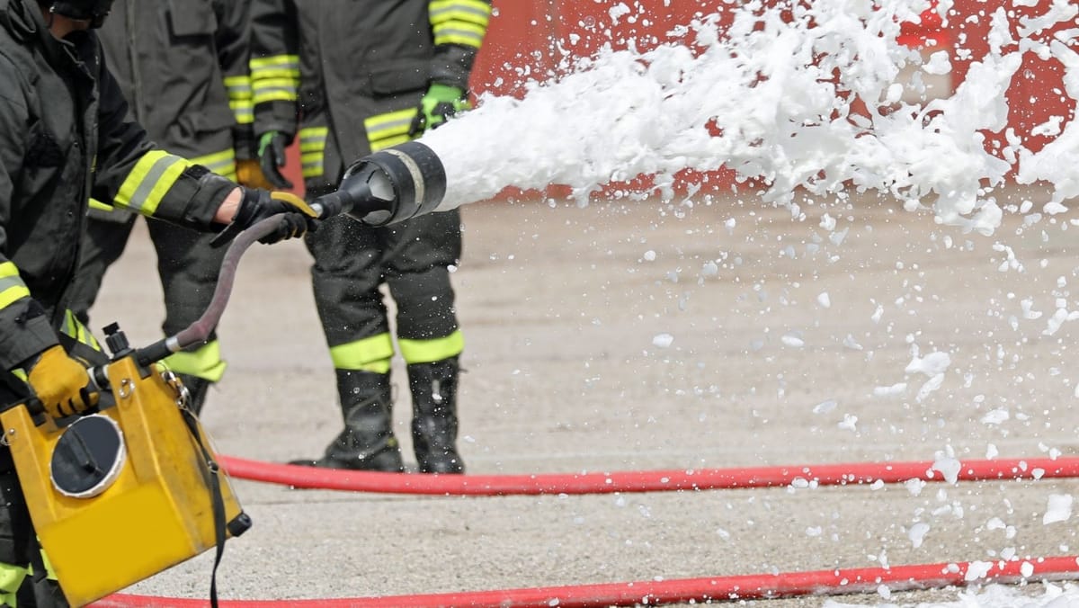 Explozie de gaz la Băcioi. Victimele - tatăl și fiu, tânărul de 31 de ani a murit