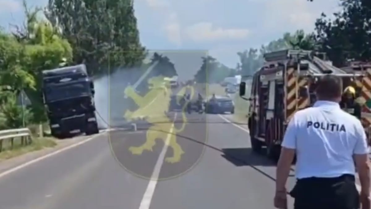 VIDEO/ Incendiu la o cisternă cu combustibil și accident în lanț la Sîngerei. Patru persoane au ajuns la spital