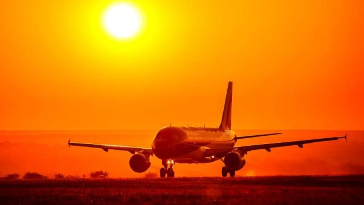 Sezonul vacanțelor aduce trafic intens la Aeroportul din Chișinău. Pasagerii, atenționați despre posibile cozi