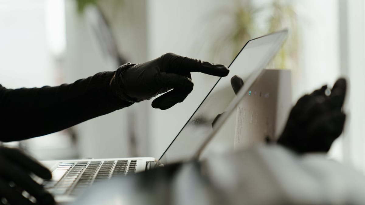 Cadrele didactice din R. Moldova, ținta unei noi fraude online. Escrocii folosesc imaginea platformei Superprof