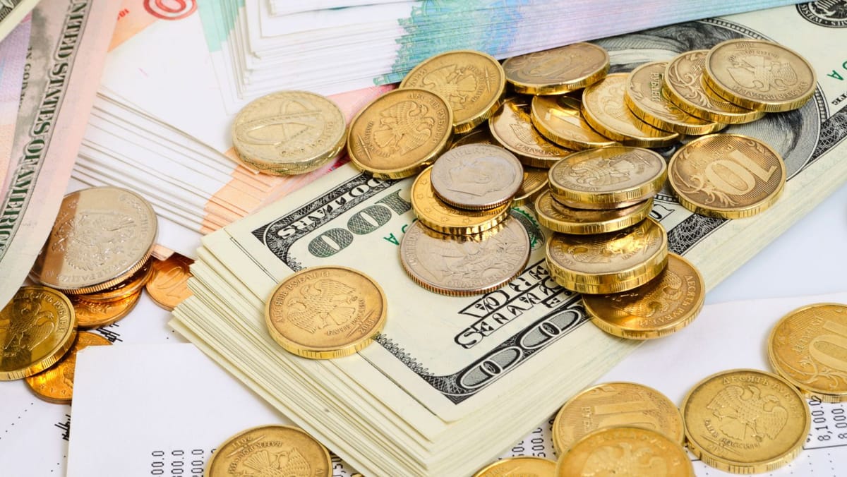 Euro se ieftinește, dolarul se apreciază ușor. Cursul valutar pentru 22 iulie