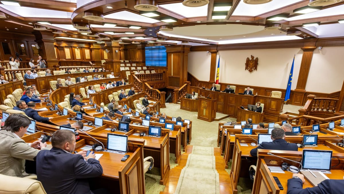 LIVE/ Parlamentul încheie sesiunea cu două ședințe. Reforma educației și mai multe proiecte europene, pe agenda de azi