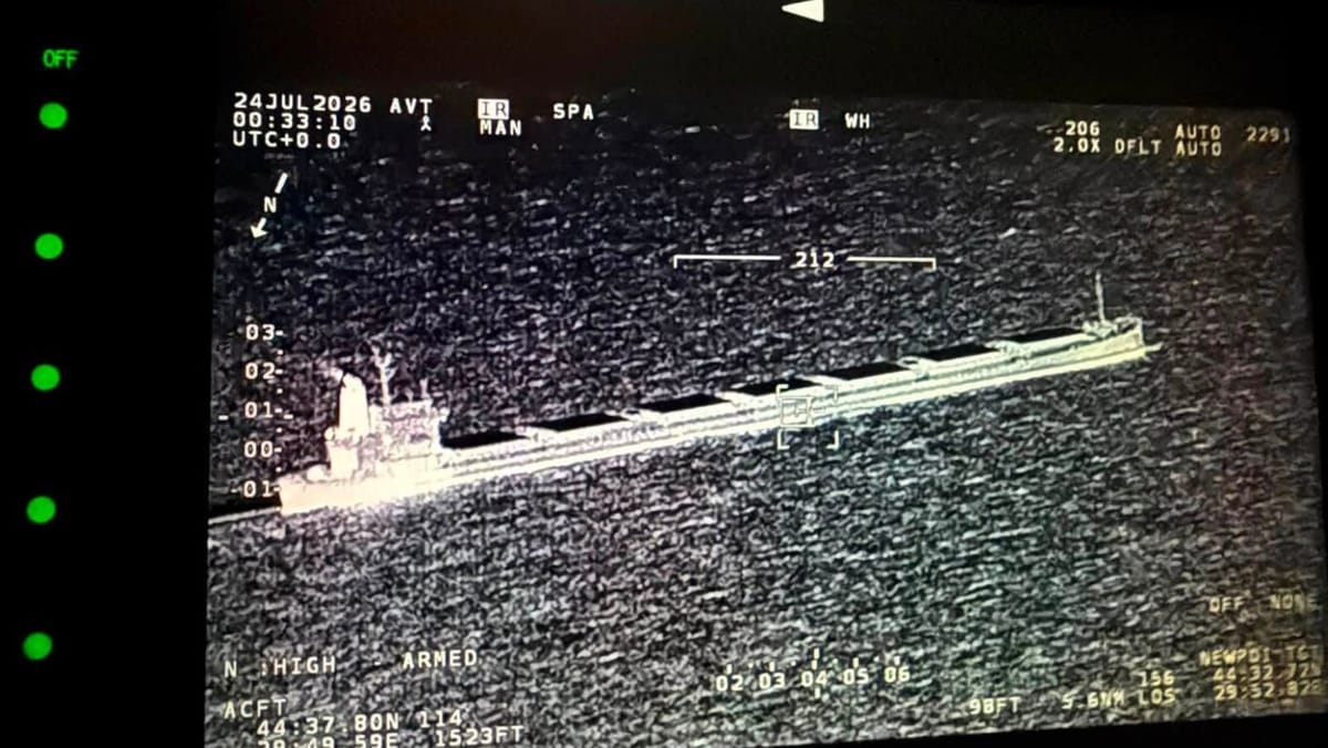O navă care ducea cărbune în Ucraina, avariată în Marea Neagră. Ar fi lovit o mină sau o dronă maritimă