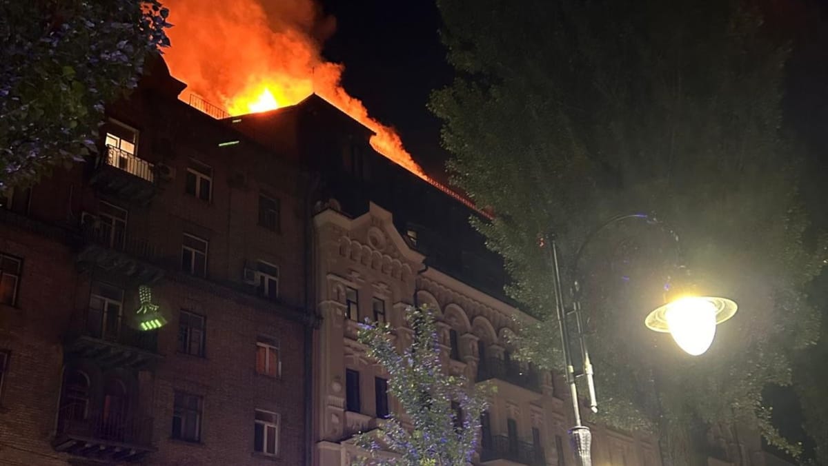 Hotelul în care erau cazați angajați ai Parlamentului European, lovit în atacul asupra Kievului. UE pregătește noi sancțiuni
