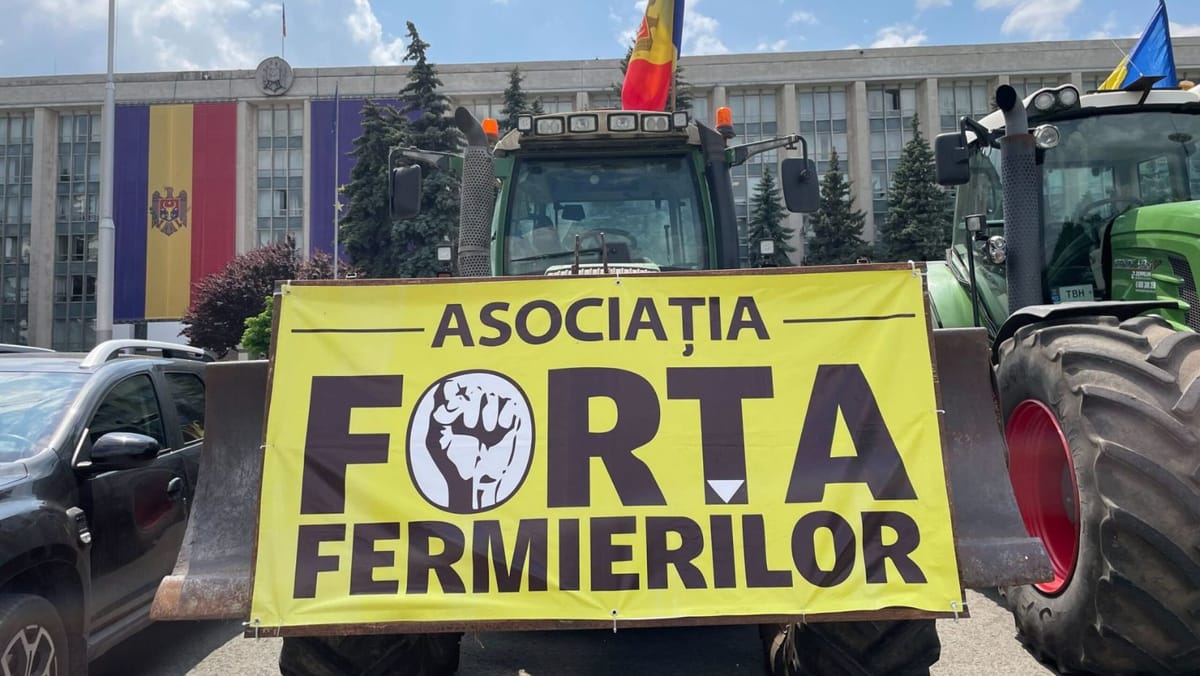Fermierii spun că rămân fără motorină în plină recoltare. Unele companii nu ar avea combustibil de o săptămână