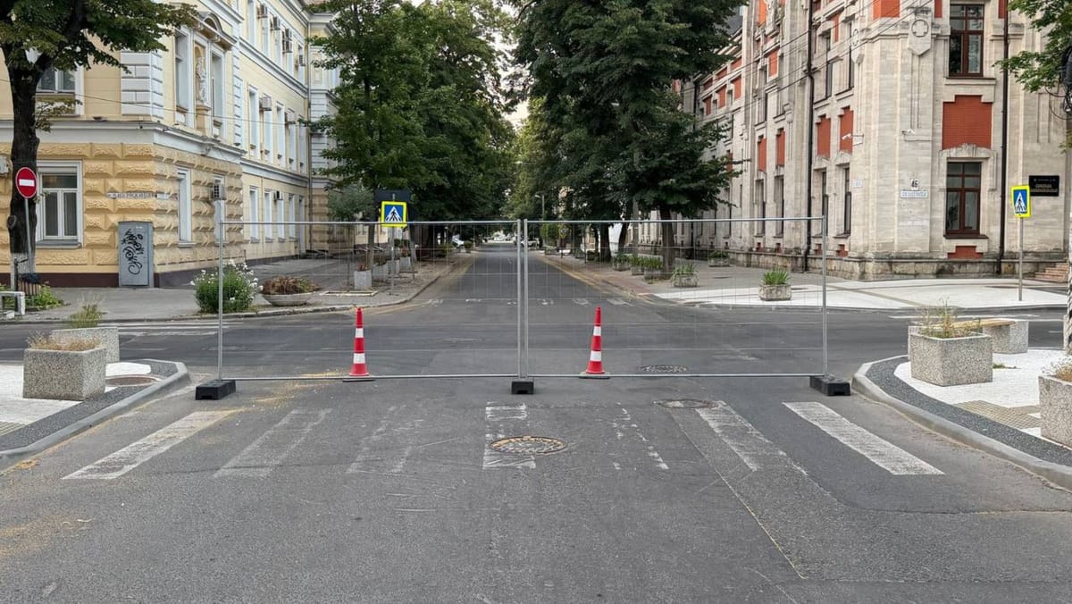 Trafic restricționat pe mai multe străzi din Chișinău. Trei rute de troleibuz își schimbă temporar traseul