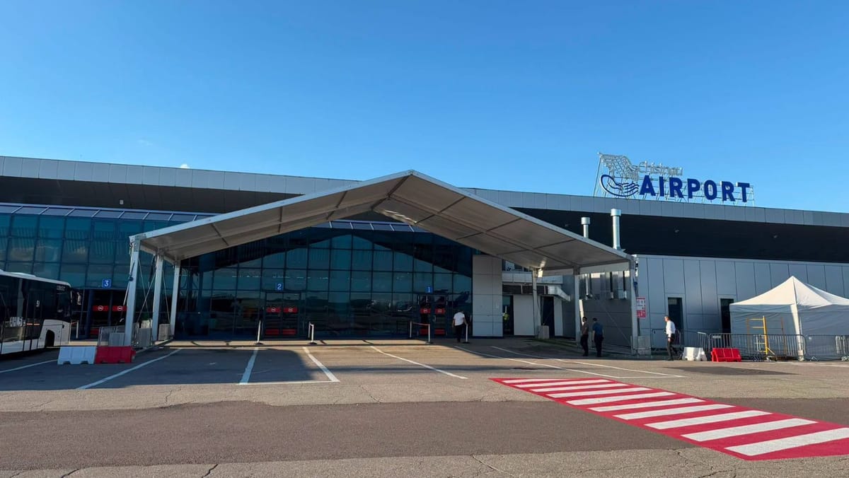 Aeroportul din Chișinău construiește o zonă temporară de așteptare pentru pasagerii care urmează să urce în avion