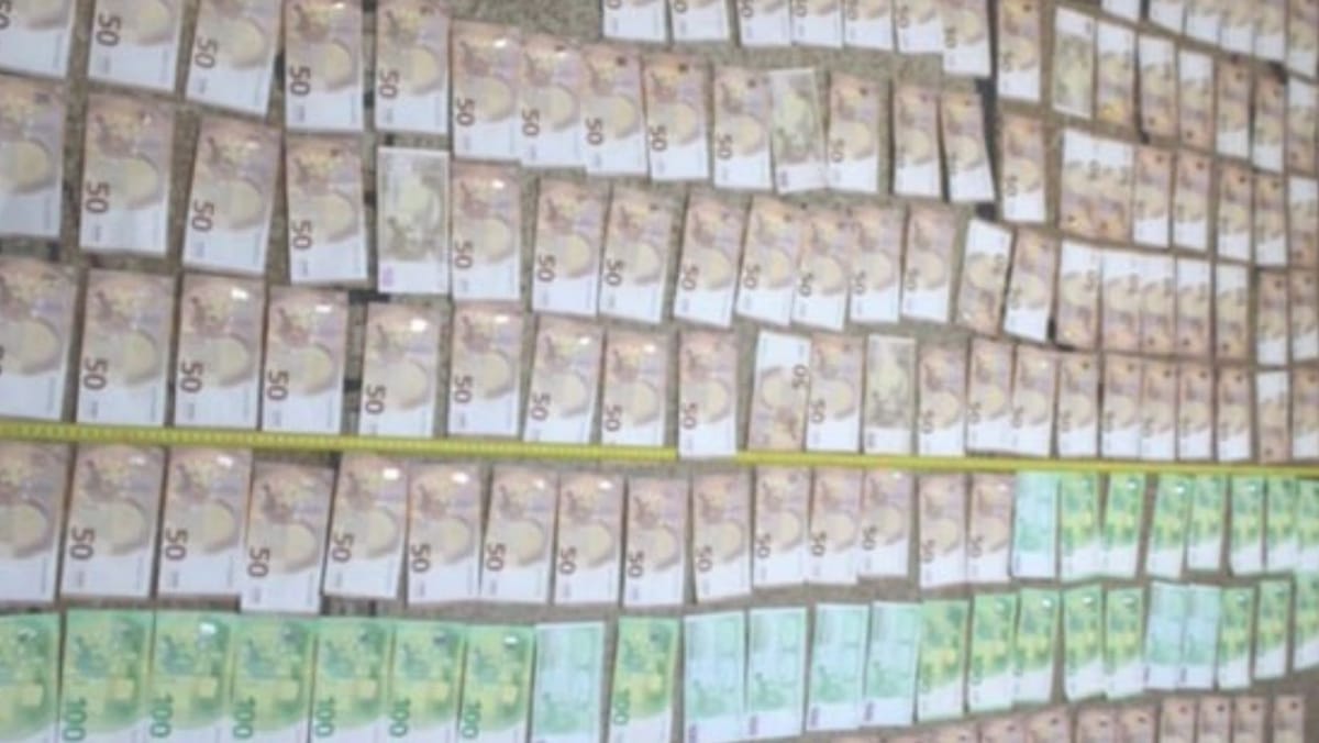 VIDEO/ Un centru de escrocherii telefonice, cu 180 de operatori din R. Moldova, destructurat