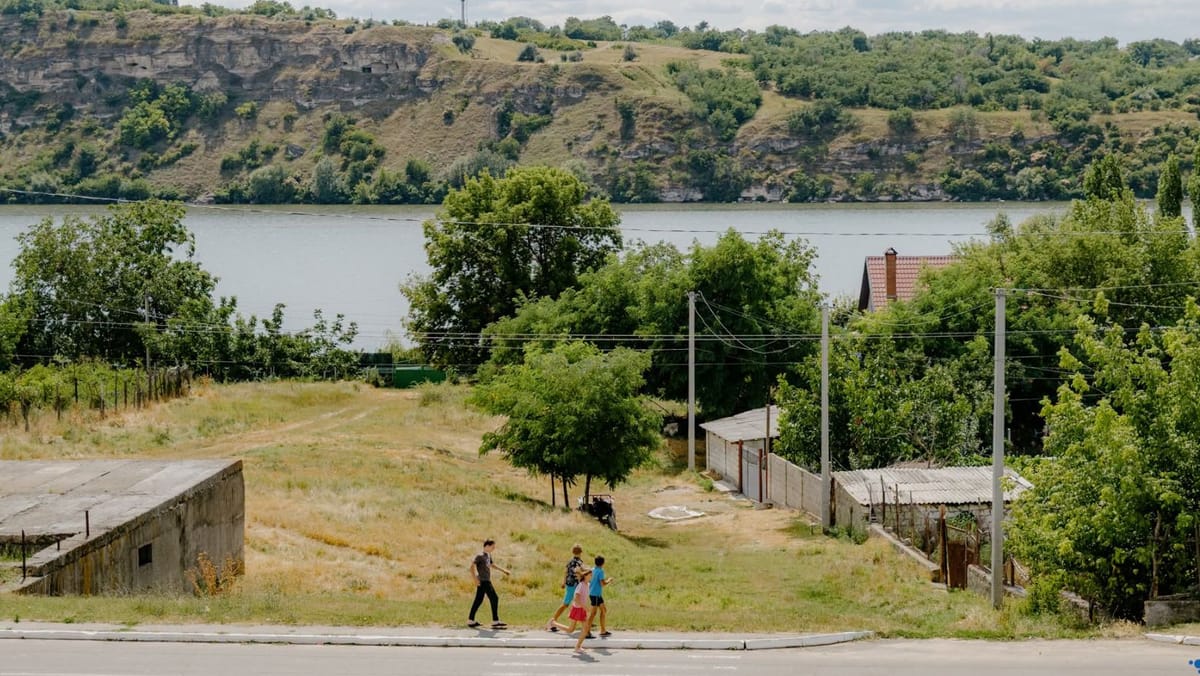 FOTO/ Molovata face pași spre un sat mai modern și mai bine conectat. Ce proiecte au fost realizate în localitate