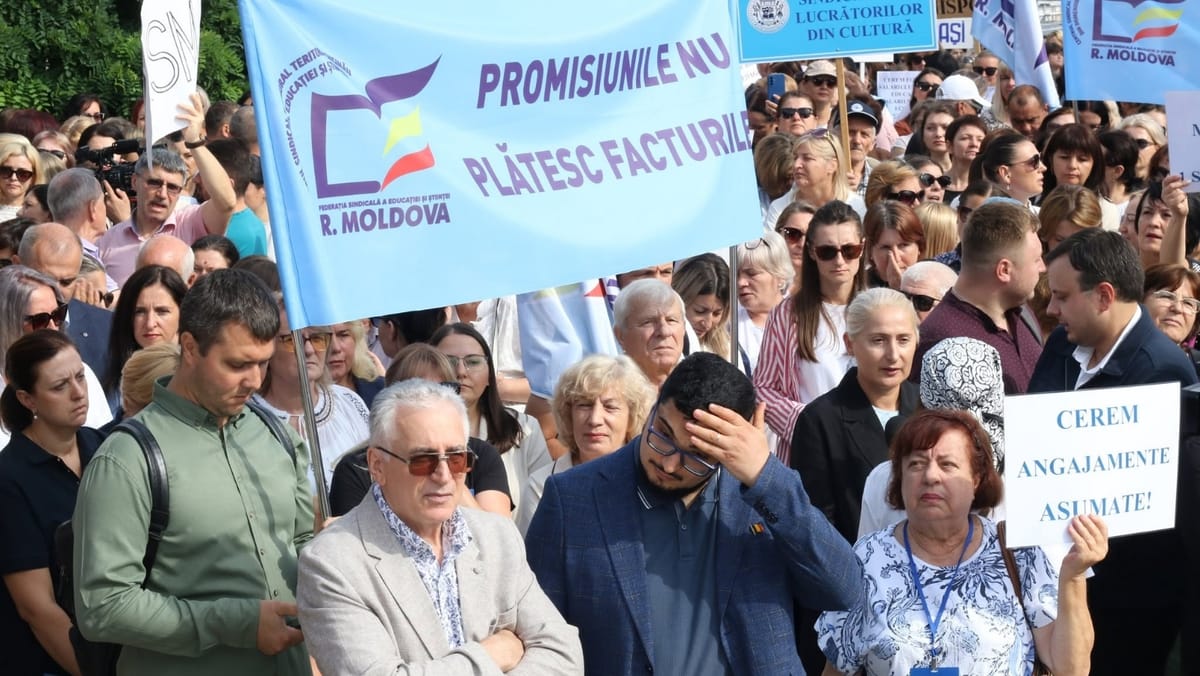 Sindicatele din educație pun protestele pe pauză. Revendicările rămân, iar negocierile încep pe 1 septembrie