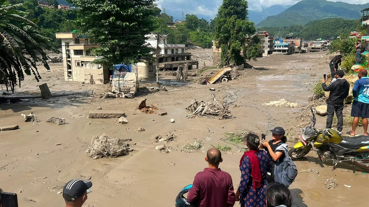 Salvatorii caută peste 1.500 de oameni după dezastrul din Nepal și Tibet. Bilanțul a ajuns la peste 470 de morți