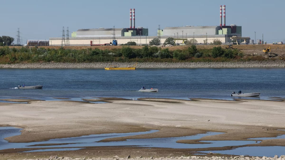 Nivelul Dunării forțează Bulgaria să reducă puterea singurei sale centrale nucleare. O premieră în 52 de ani