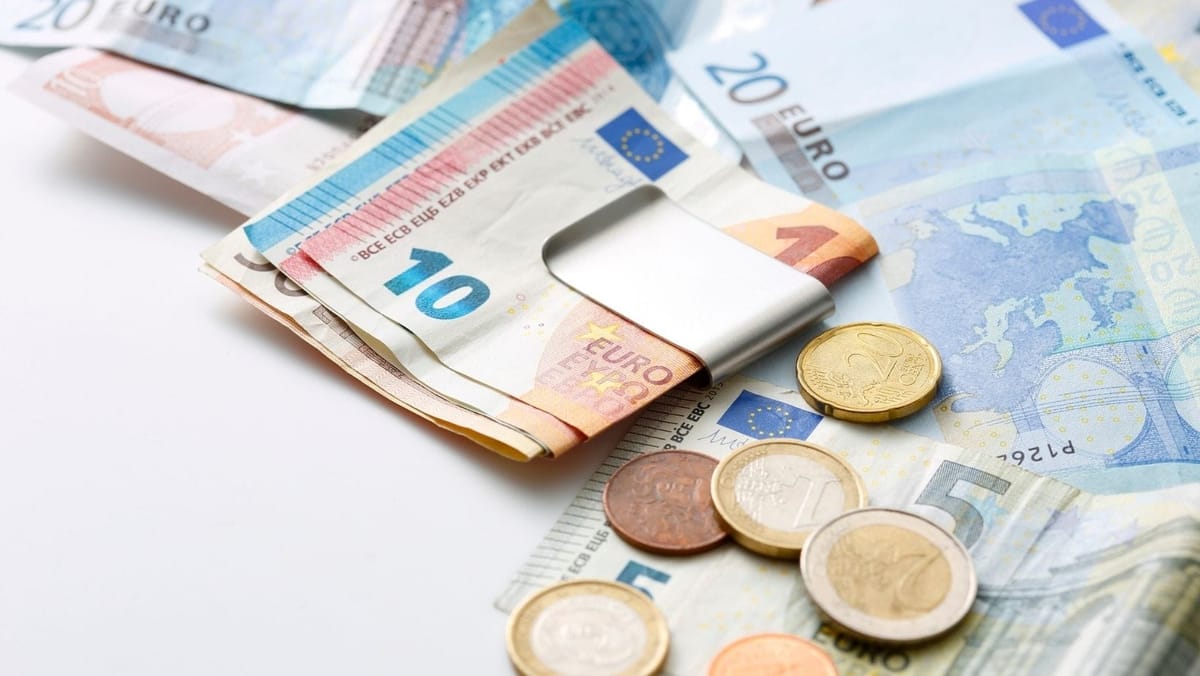 Leul moldovenesc se apreciază: euro și dolarul se ieftinesc astăzi