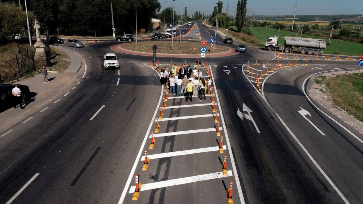 După 30 de ani de așteptare, unul dintre cele mai periculoase puncte rutiere din Anenii Noi a fost reabilitat
