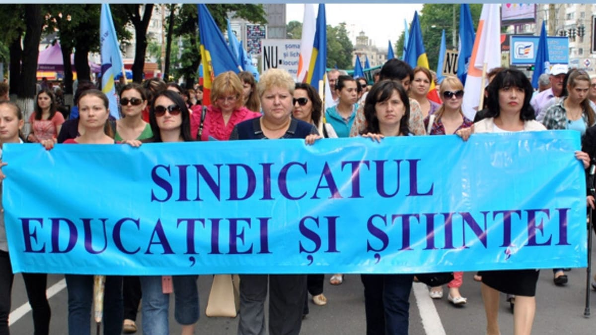 Sindicatele din Educație amenință cu proteste naționale dacă salariile nu vor fi majorate de la 1 septembrie