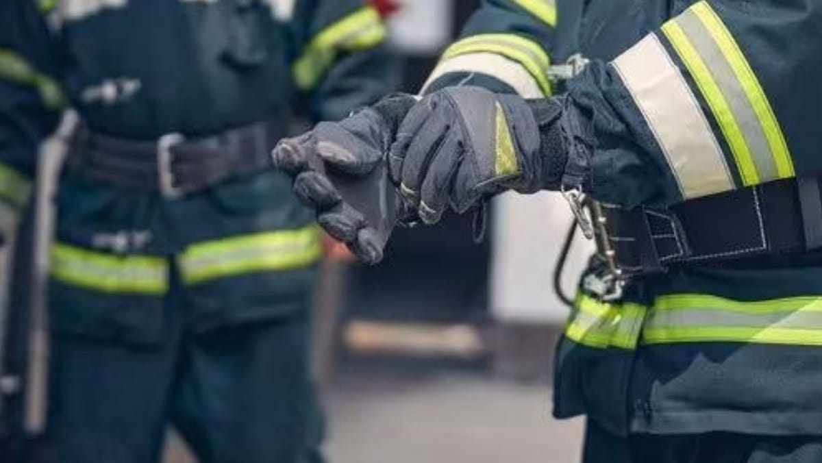 Intervenție contra cronometru în Capitală: un adolescent de 15 ani, salvat de pe un pod
