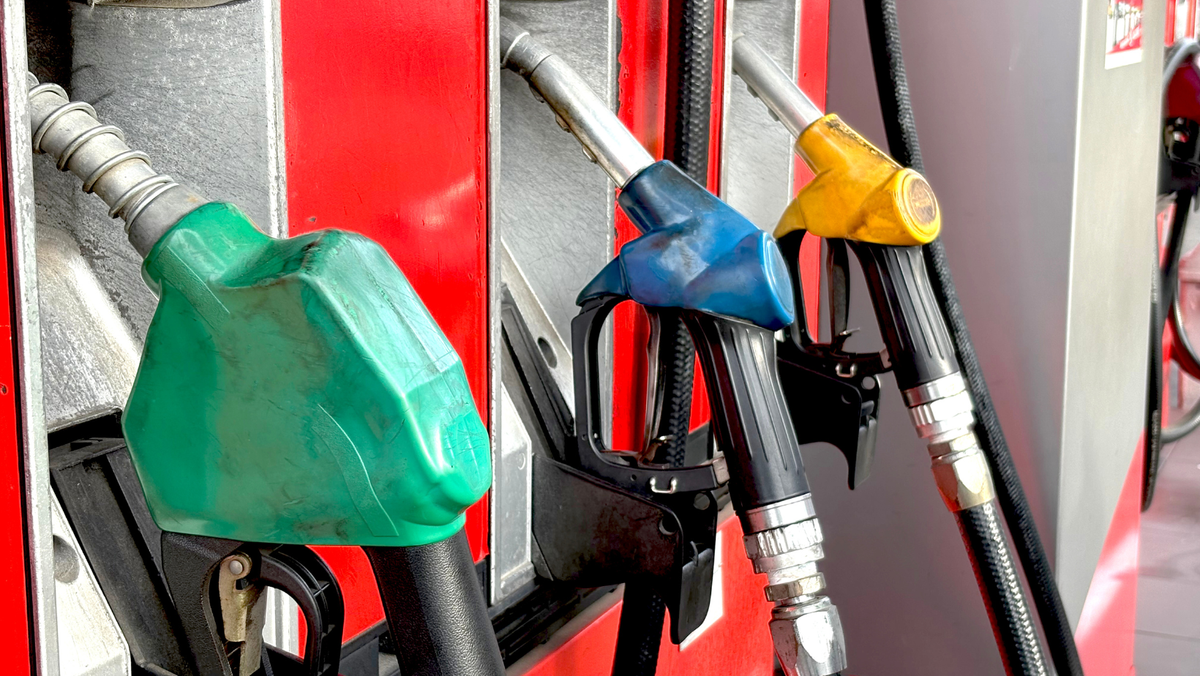 Carburanții continuă să se scumpească. Prețul benzinei crește cu cinci bani, iar al motorinei - cu 11 bani