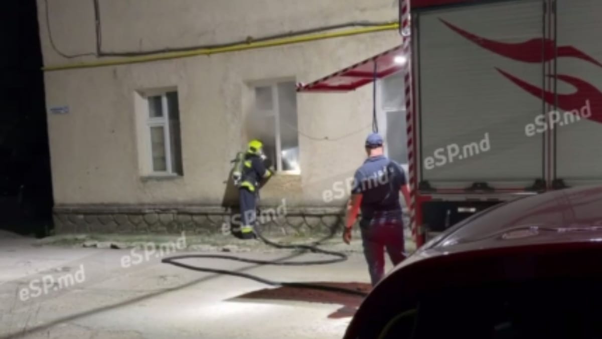 VIDEO/ Un bărbat din Bălți a fost salvat din flăcări datorită unui adolescent